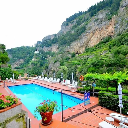 Sleeps 2 Pool