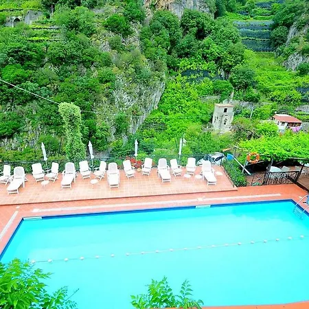 Sleeps 2 Pool דירה